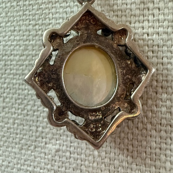 Elegant Silver Pendant Necklace - Picture 2 of 4